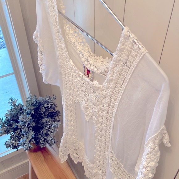 Cream & knit top - Picture 2 of 6